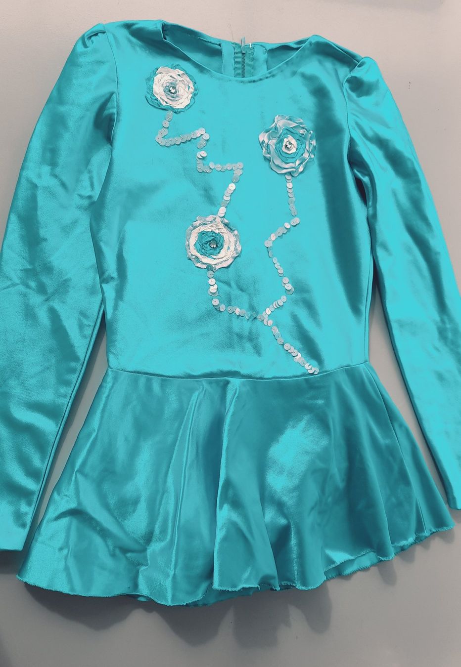Vestiti & Gonne: Eiskunstlauf Kleid weiss, bestickt, 'Harlekin' oder türkis – Usato da Herrliberg venduto da AlexandraBopp 5
