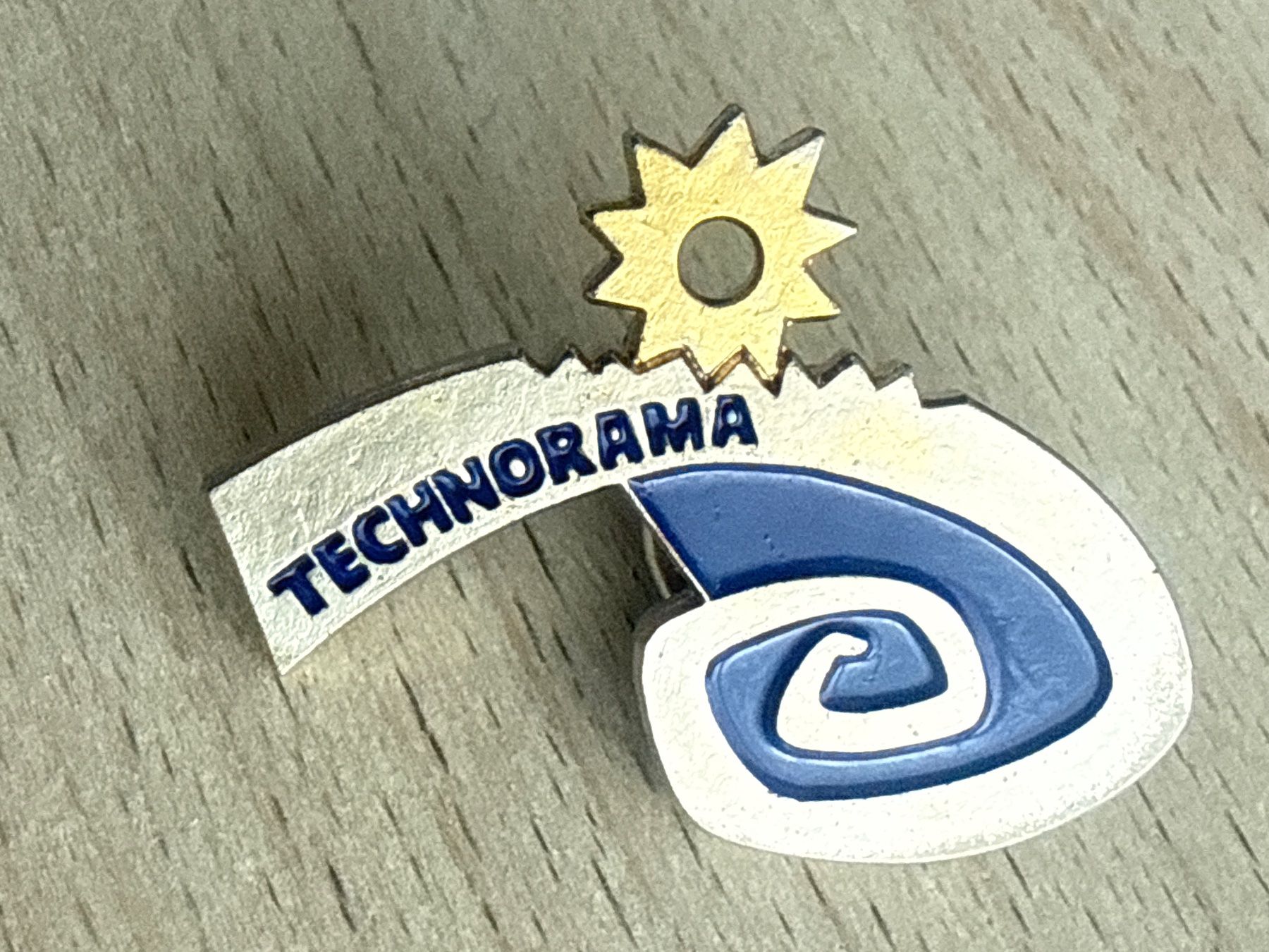 Placchette & Badge: Pin Technorama – Usato da Glattbrugg venduto da Schweigmatt