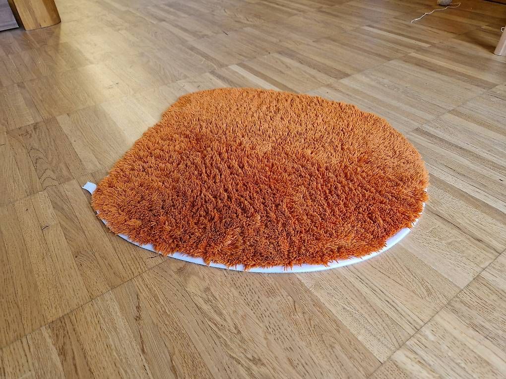 Teppiche: Badezimmerteppich orange mittelflor – Gebraucht aus Winterthur von Kanedama