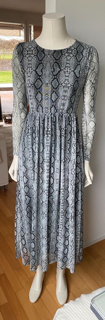 Vestiti: Wunderschônes Midikleid – Nuovo (secondo la descrizione) da Obernau venduto da andi_2020
