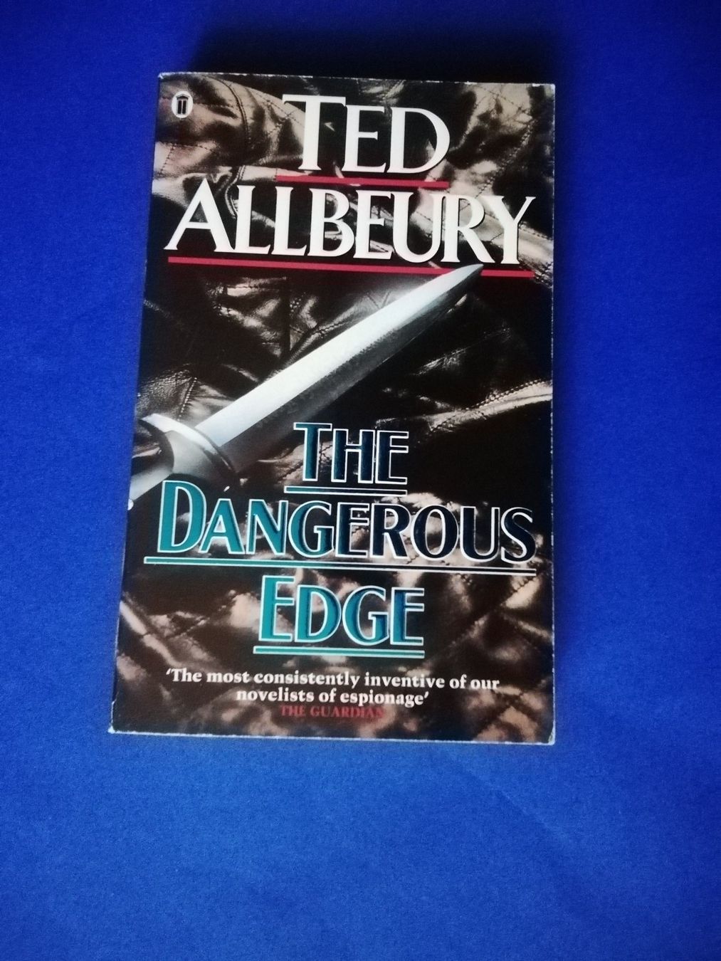 Libri: Ted Allbeury "The Dangerous Edge" - In English – Nuovo (secondo la descrizione) da Commugny venduto da Juliemimi