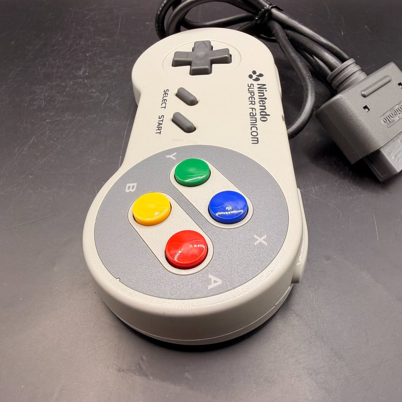 Nintendo Controller: Original SNES Controller – guter Zustand – Usato da Düdingen venduto da Nerdworld 1