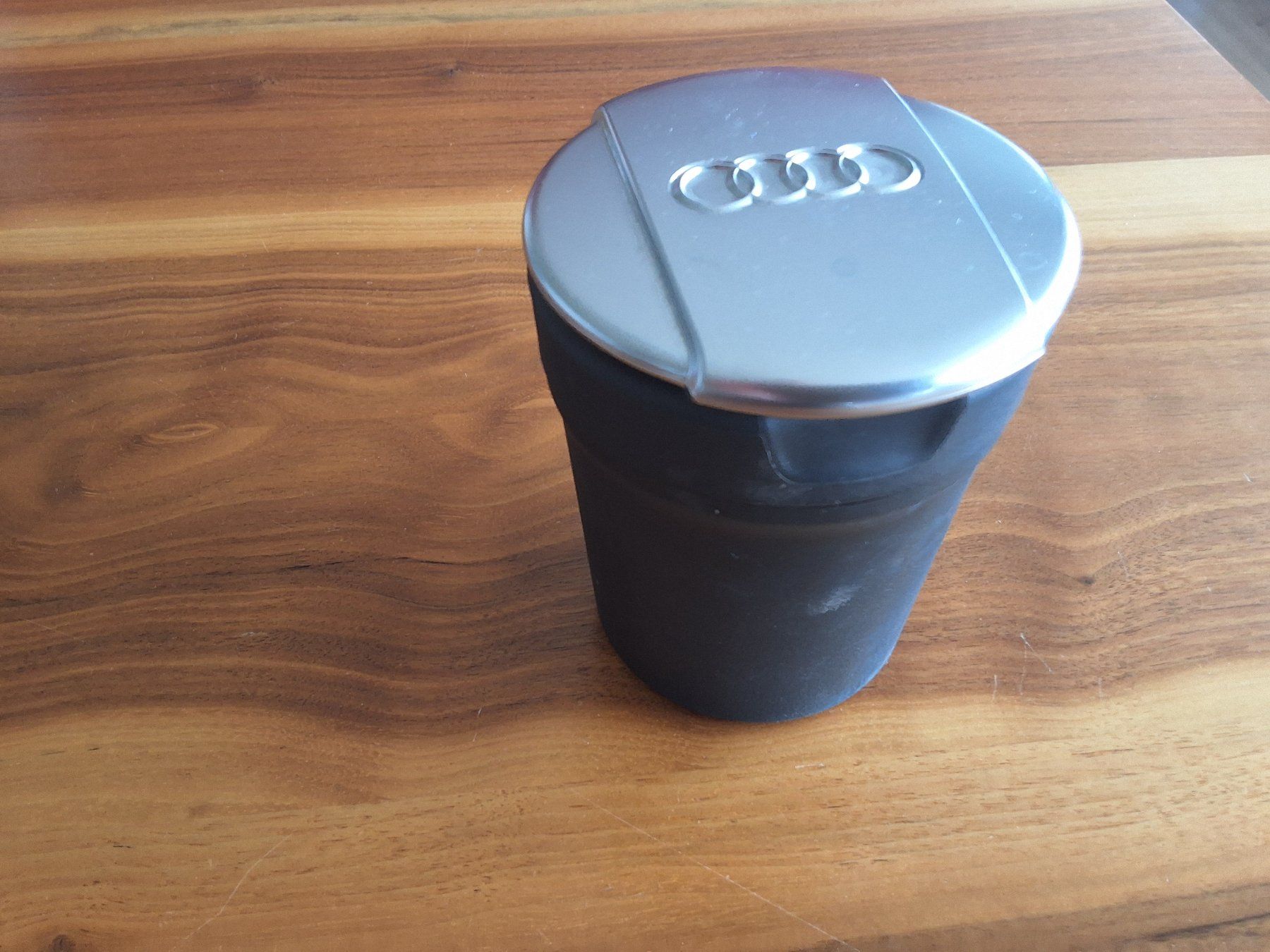 Tutti pezzi di ricambio auto: Aschenbecher Audi q3 etc. – Nuovo (secondo la descrizione) da Aarau venduto da Wela
