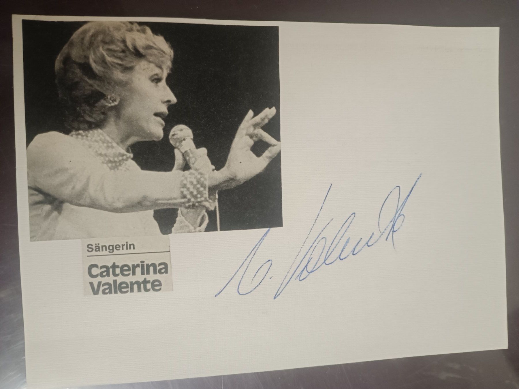 Autografi: Caterina Valente  - Handsigniert – Usato da Menziken venduto da Artographs
