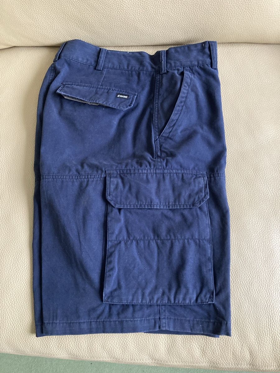 Pantaloni: Cargo Shorts – Nuovo (secondo la descrizione) da kloten venduto da Goodding