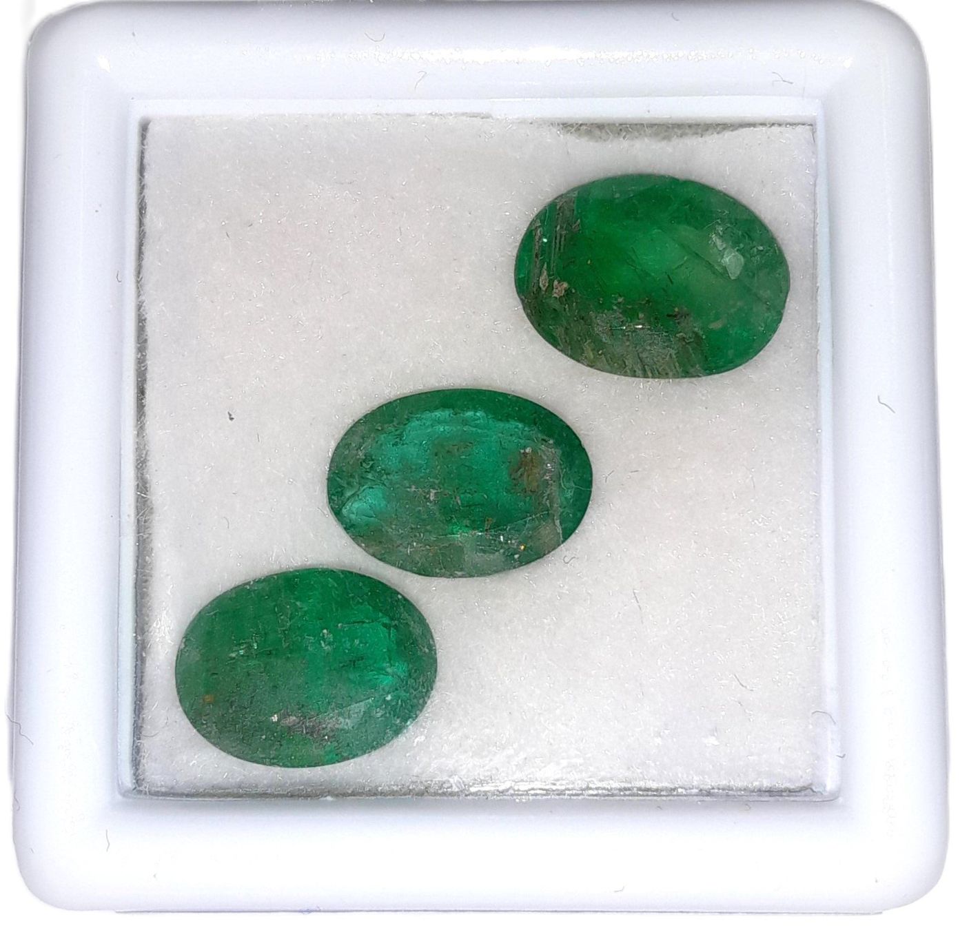 Edelsteine: 3x émeraudes 5.06 ct - Valeur 350.- Fr – Neu (gemäss Beschreibung) aus Grimisuat von Valgem