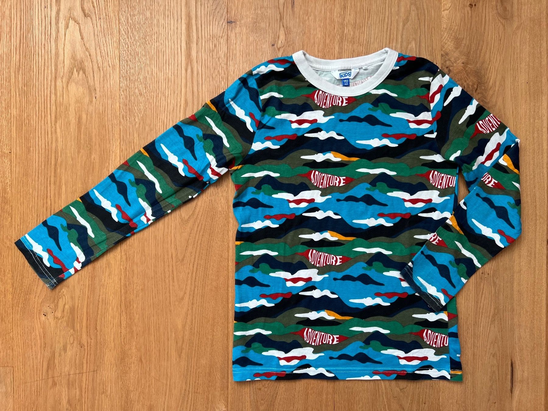 Maglioni & Felpe: Langarmshirt in Gr.140 – Nuovo (secondo la descrizione) da Lengnau BE venduto da Rubin27