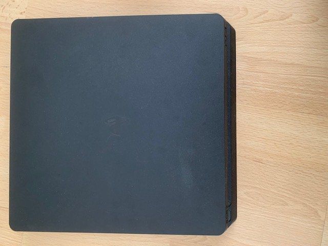 Sony Konsolen: PS 4 Konsole – Gebraucht aus Freienbach von Mariafluh