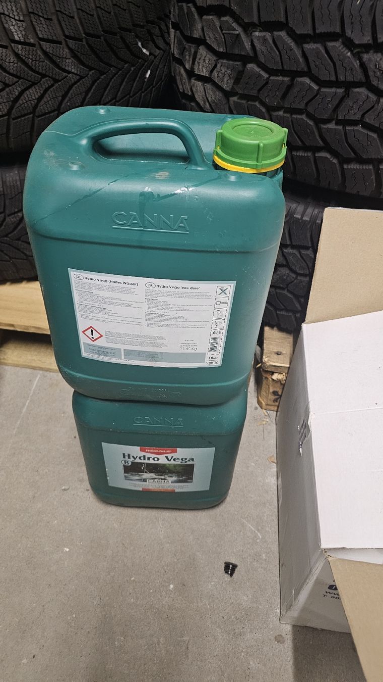 Piante & sementi: Canna, Hydro Vega A, Dünger, Grow – Nuovo (secondo la descrizione) da Rheinfelden venduto da Moeoep 2