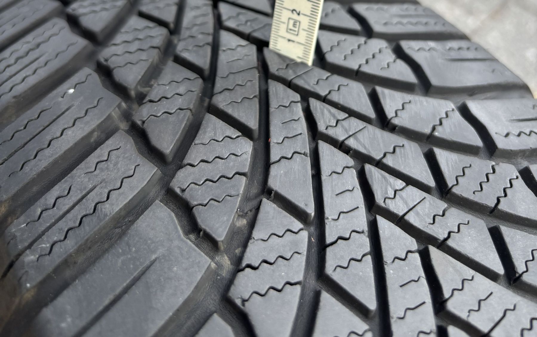 Pneus & Kompletträder: 4x Winterpneu 185/65 R15 Bridgestone – Gebraucht aus Buchs AG von SellAndBuyX 4