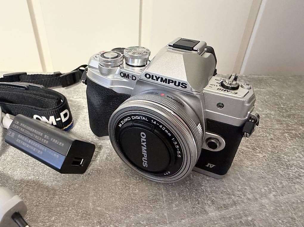 Olympus Fotocamera: Olympus OM-D E-M10 Mark IV – Usato da Thayngen venduto da Karbonara