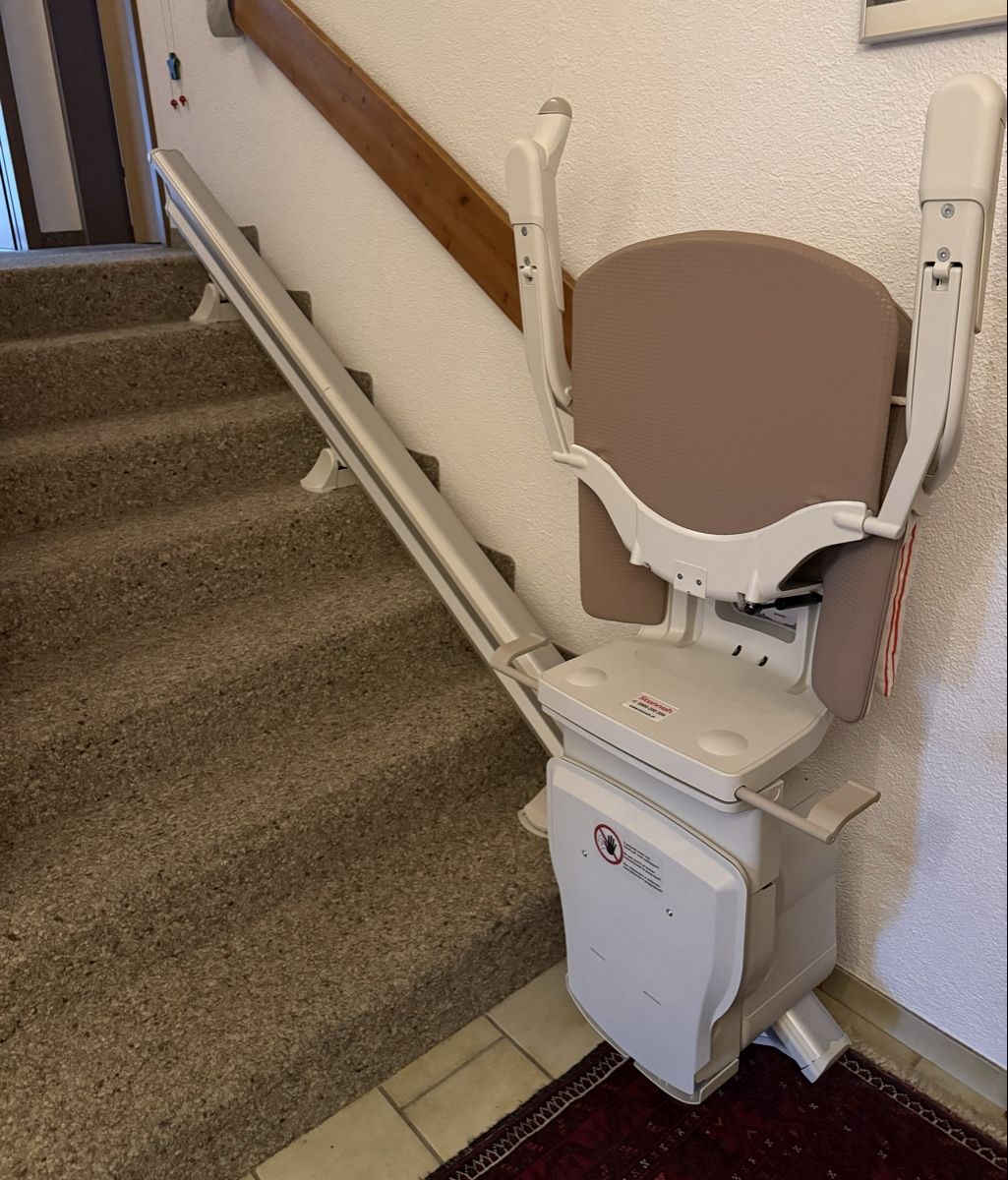 Medizinische Geräte: Treppenlift Stannah – Gebraucht aus Illnau von Topa5