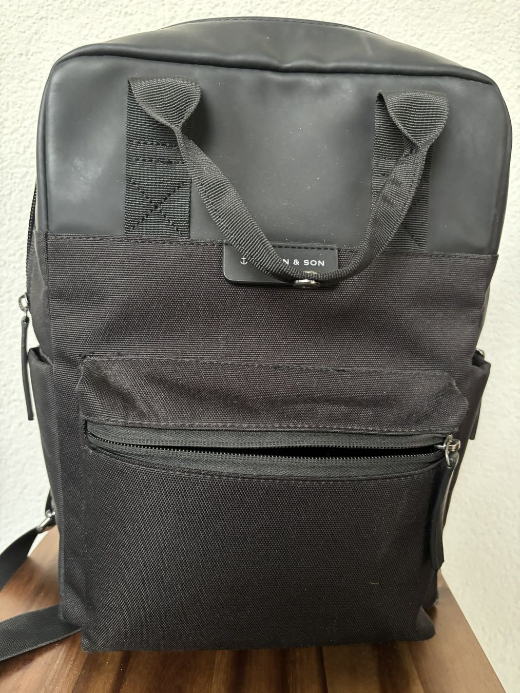 Kapten & Son Zaini: Schwarzer  Kapten & Son Rucksack – Usato da Winterthur venduto da gae_5xxb 2