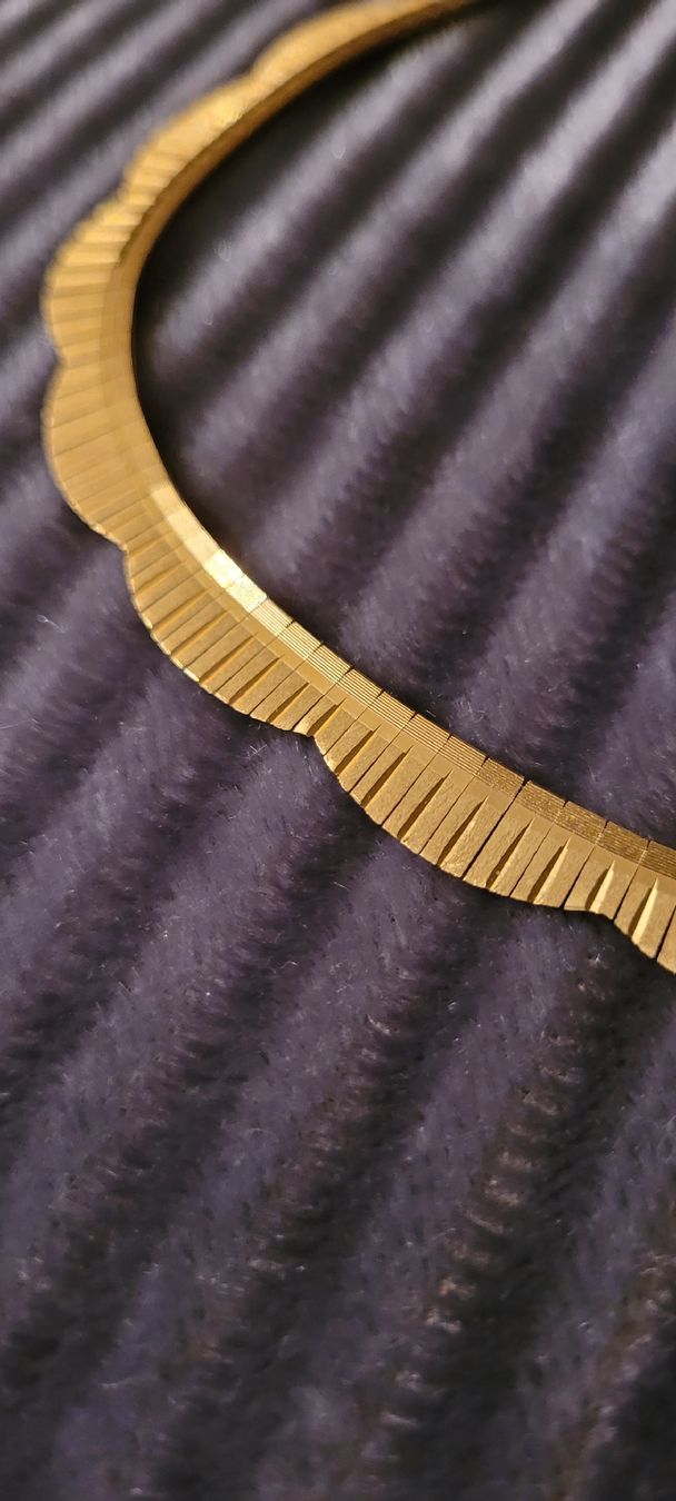 Ketten: Collier 750 Gelbgold PRECIOUS – Gebraucht aus Winterthur von Wohnhaus 3