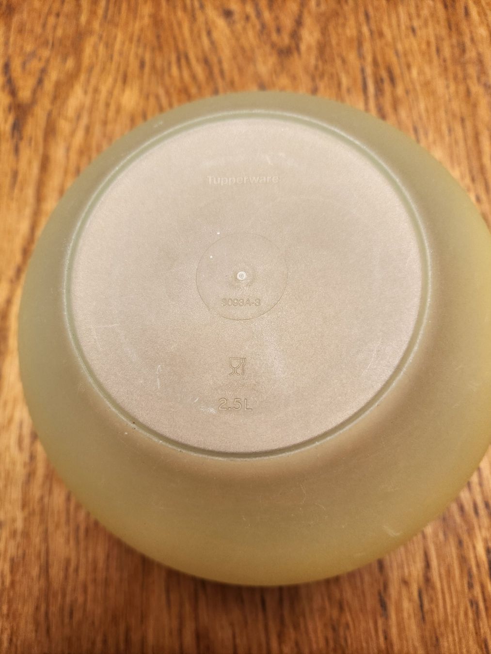 Tupperware Recipients et similaires: Tupperware Aqua Schüssel 2,5L – D'occasion à Gstaad par Meiel2020 3