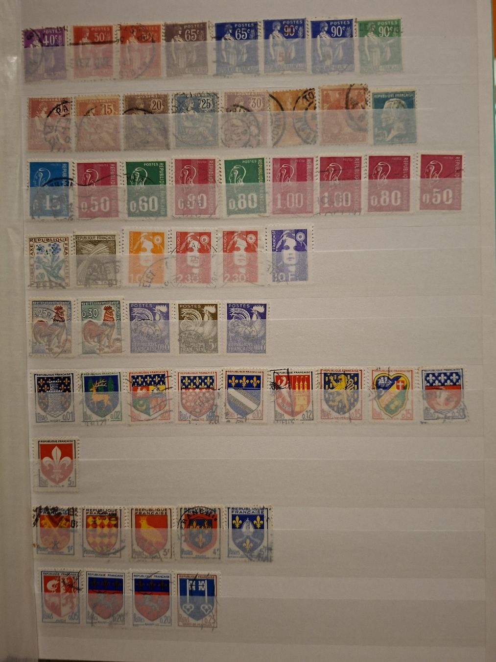 Tutti i francobolli: Briefmarken Album Frankreich eher Modern  – Usato da Balgach venduto da SIMEON27 5