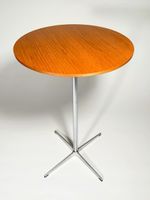 Circular Bartisch, Fritz Hansen entworfen von Arne Jacobsen
