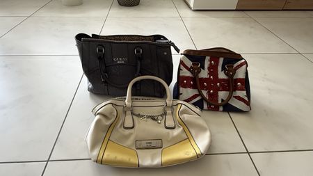 3 Handtaschen Guess Union Jack Tasche Konvolut