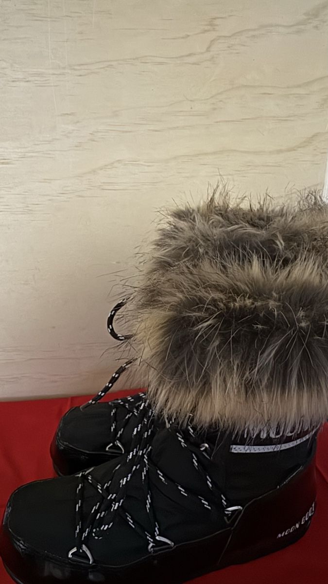 Moon Boot Chaussures femmes: Moon Boot Monaco size 40 – D'occasion à Muralto par yes_5nmx 1