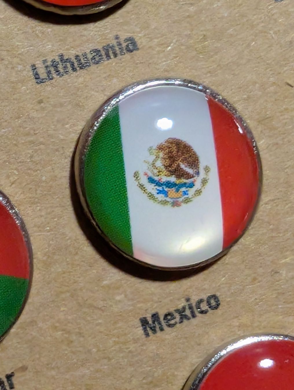 Plaquettes & Badges: Ansteckpin LW: Länderwappen – D'occasion à Oppligen par Pin-Fall-Shop
