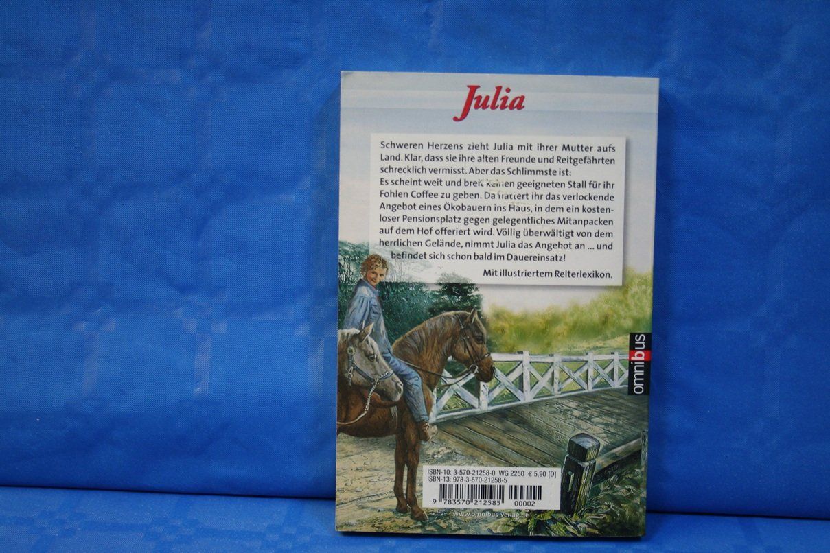 Livres: Julia - Neue Pferde, neue Freunde – D'occasion à Wettingen par zibi137 1