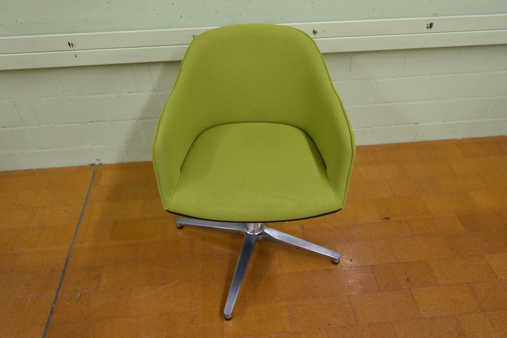 Vitra Stühle: Designer Softshell Chair auf Viersternfuß Vitra – Gebraucht aus Lichtensteig von Polsterwerk 3