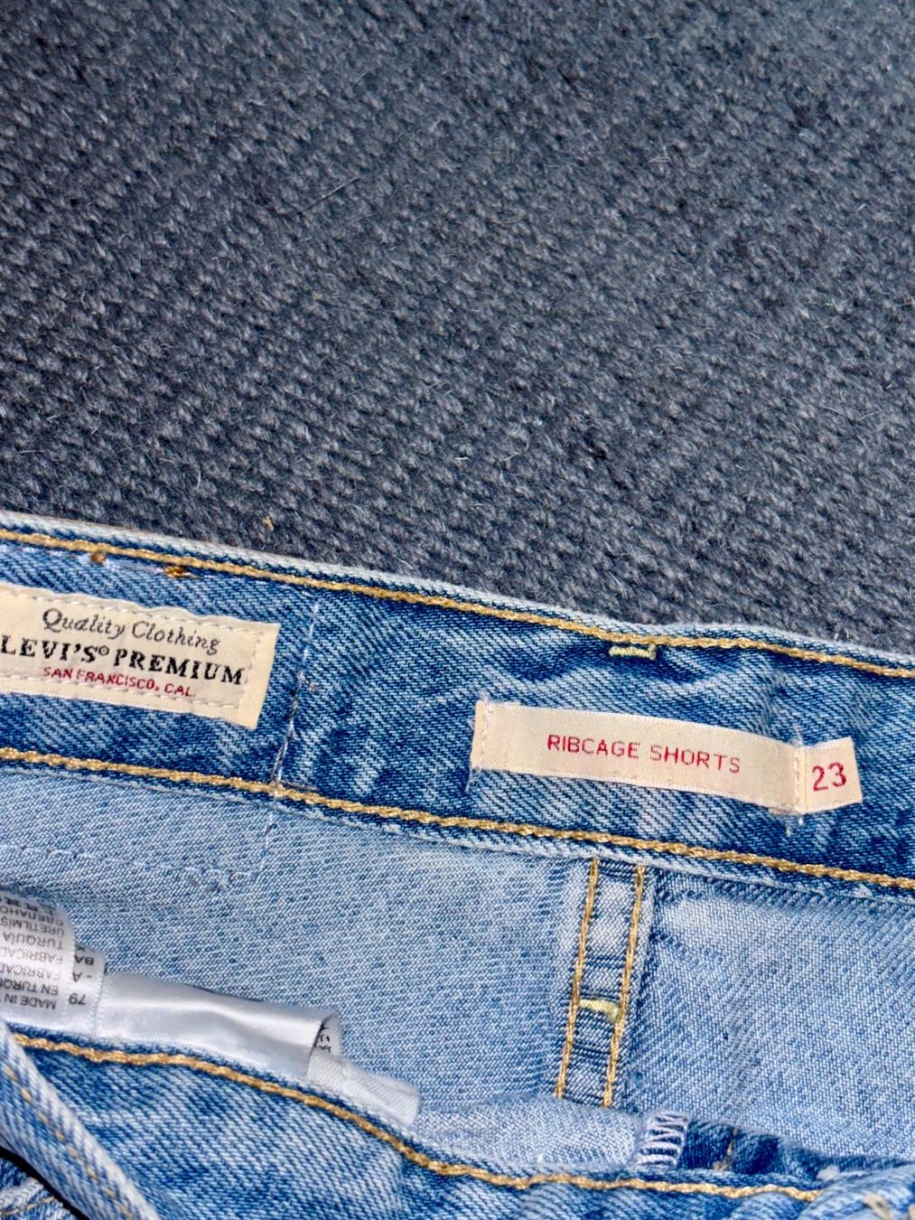 Levi's Jeans: Levi Ribcage Size 23 – Gebraucht aus Arlesheim von schnsel 1