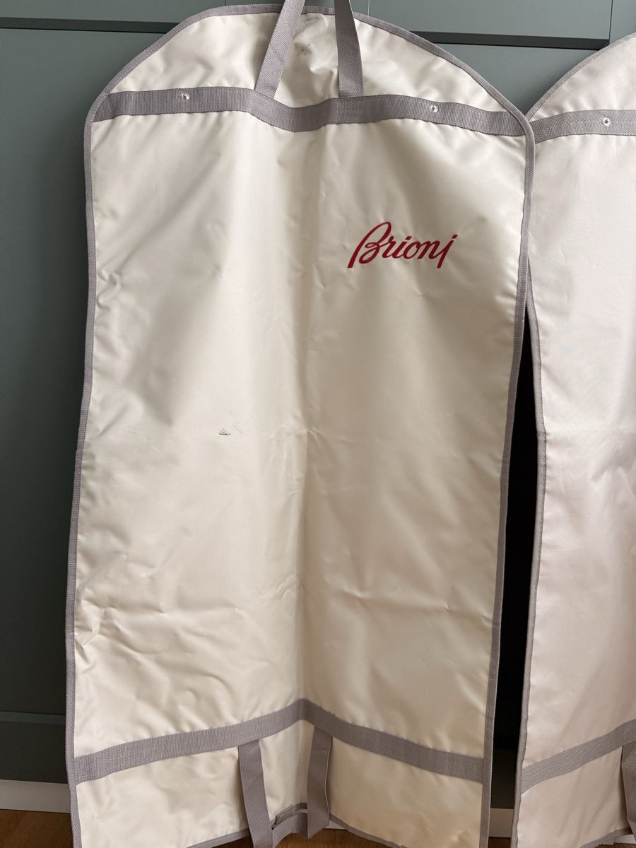 Cover & Protezioni schermo: 2 x Brioni Schutzhülle – Usato da Stäfa venduto da Laafit 4