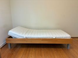 Hasena-Bett mit Lattenrost und Matratze