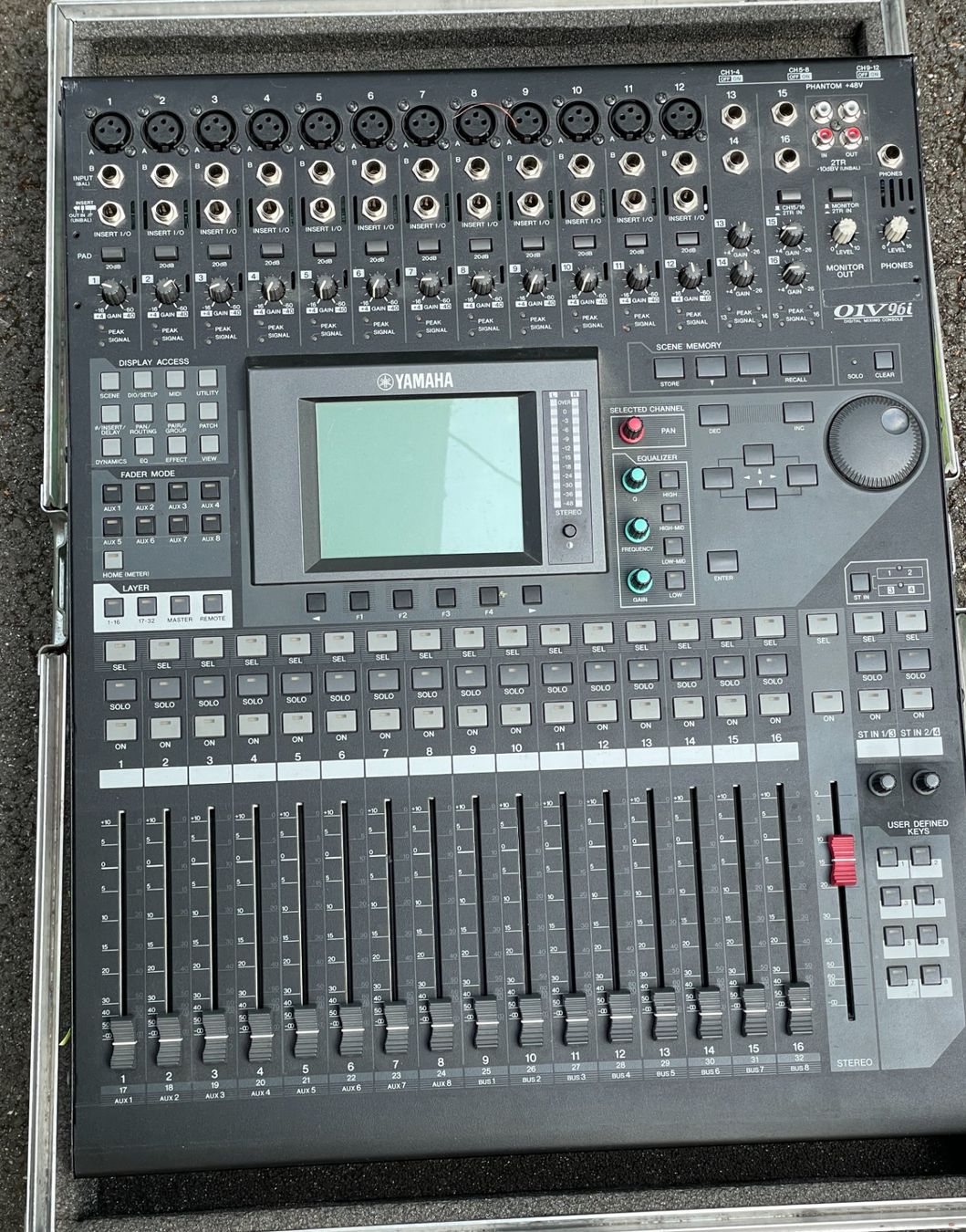 Console di mixaggio: Yahama 01v-96i +MY4-DA + flight case – Usato da Grimisuat venduto da alainroche