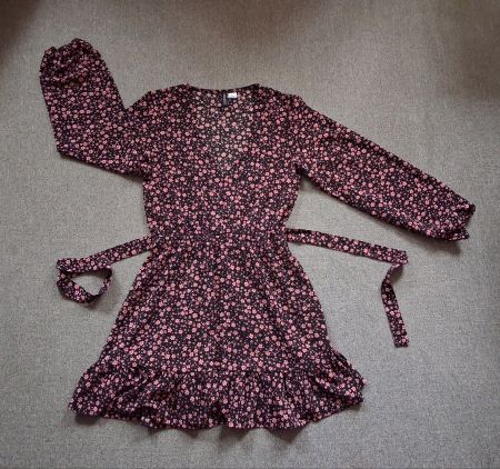 H&M Divided Kleid Blumenmuster schwarz rosa, 38, neuwertig
