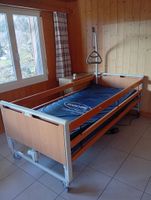 Pflegebett / Spitalbett elektrisch verstellbar, Top Zustand!