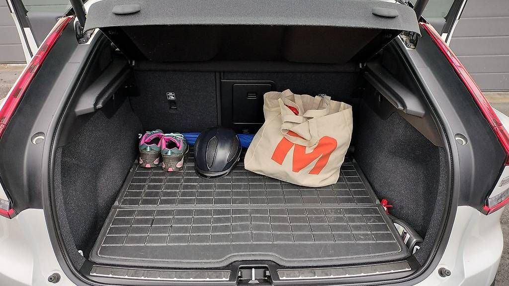 Autos: Volvo C40 P8 Twin Recharge Plus AWD – Gebraucht aus Langenthal von Goergens10 5