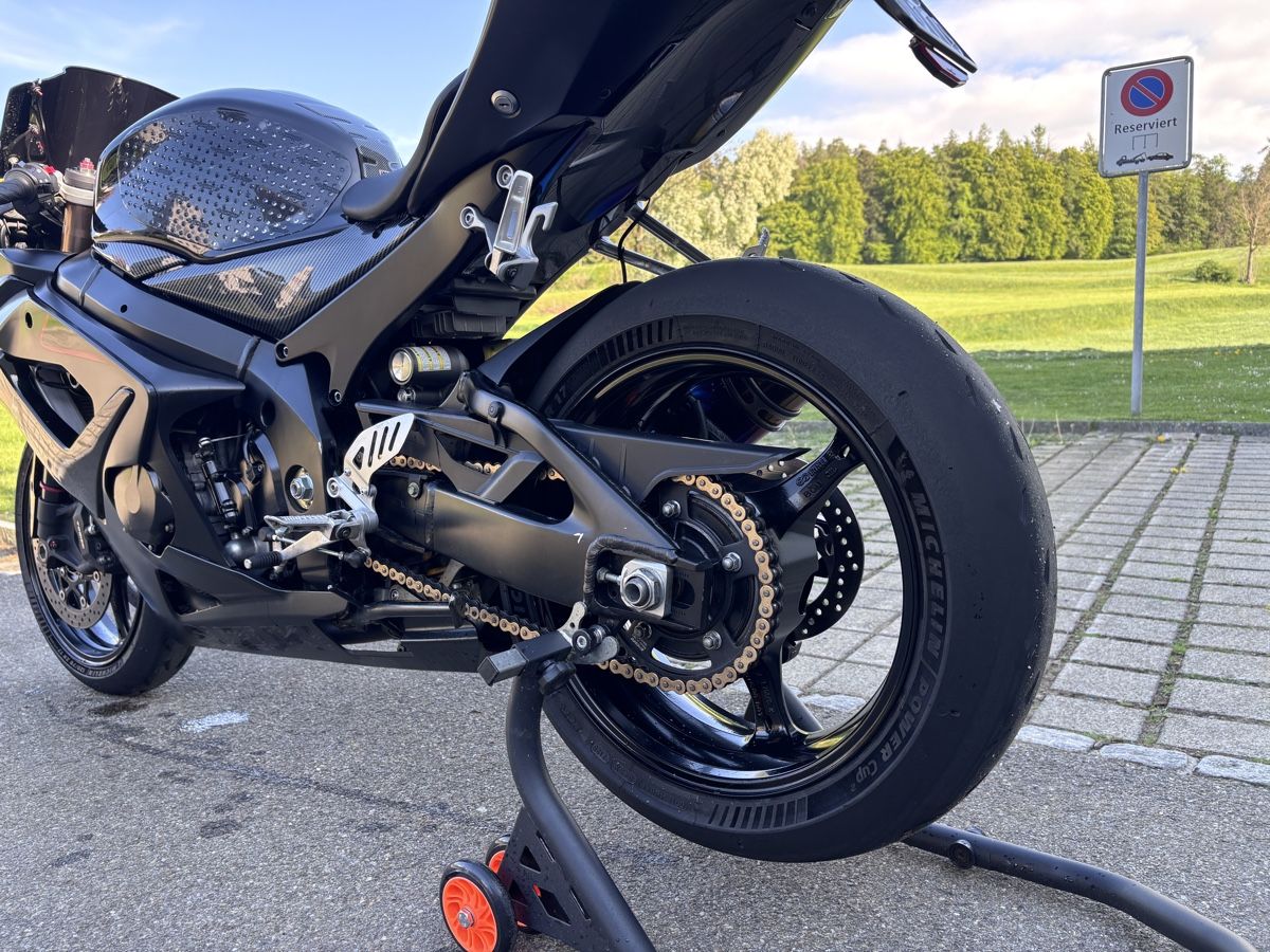Suzuki Strada: SUZUKI GSX-R1000 K5/K6 – Usato da Rossrüti venduto da PRAG90 4