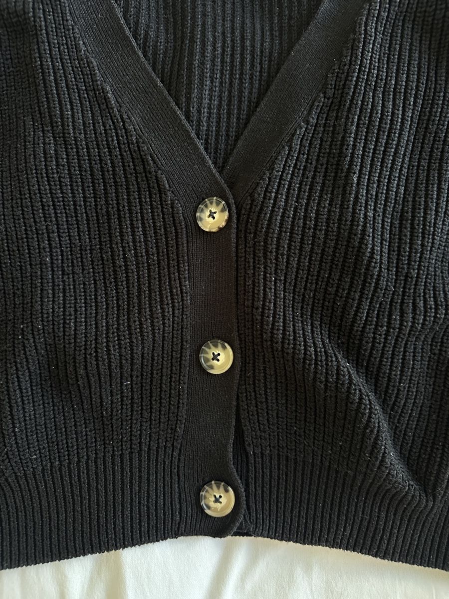 Monki Pulls & Sweat-shirts: Schwarzer Strick Cardigan – D'occasion à Zürich par Laui91 2