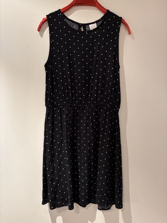 Schönes Kleid Gr. 134
