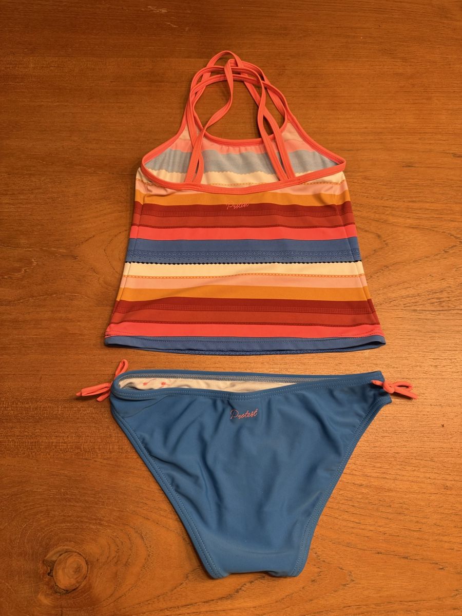 Protest Costumi da bagno & Bikini: Tankini Protest Gr. 140 – Usato da Winterthur venduto da tanscha 1