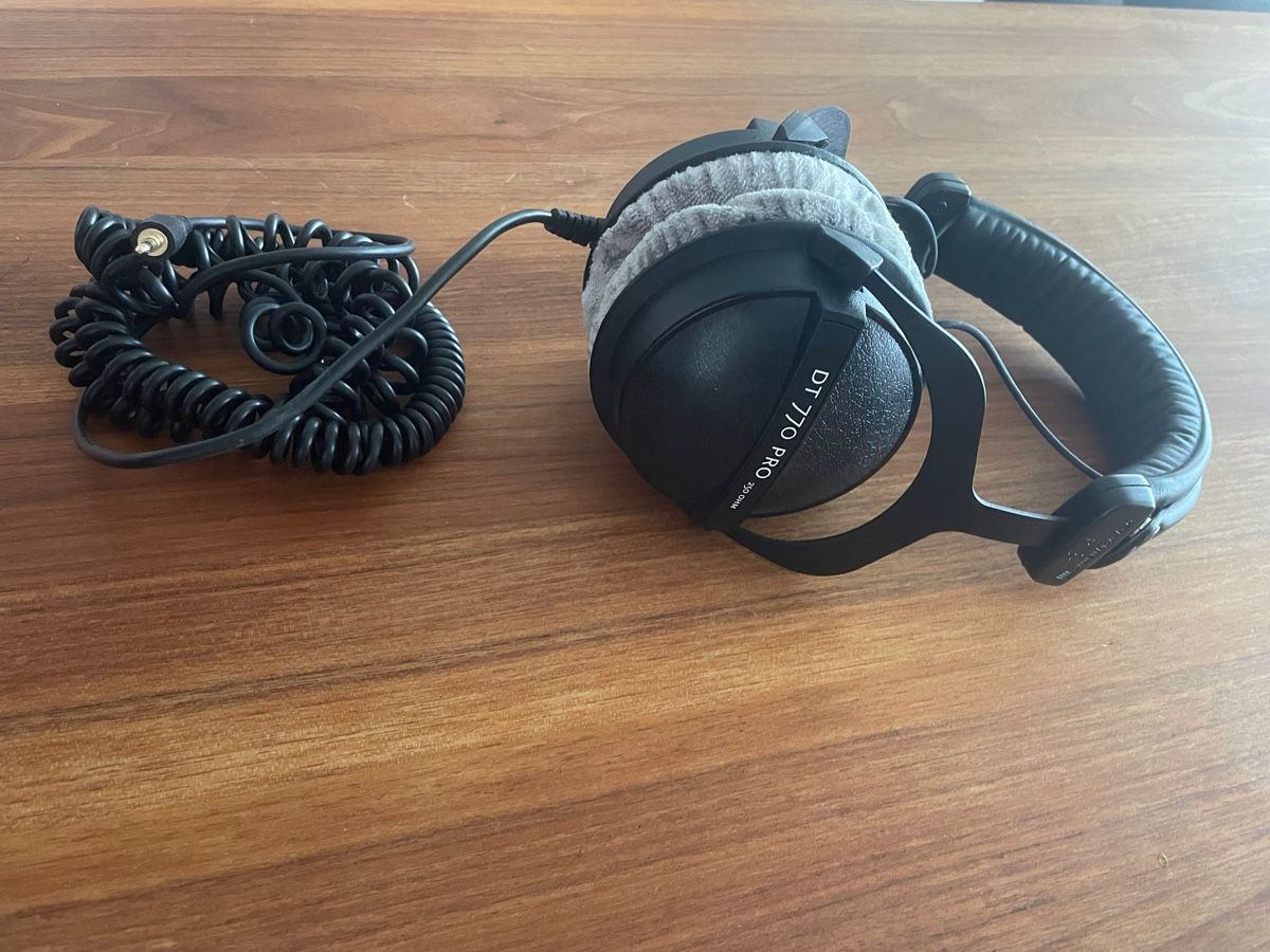 Beyerdynamic Cuffie: Beyerdynamic DT-770 pro 250ohm Studio stereo Kopfhörer – Usato da Grenchen venduto da Juliana011 1
