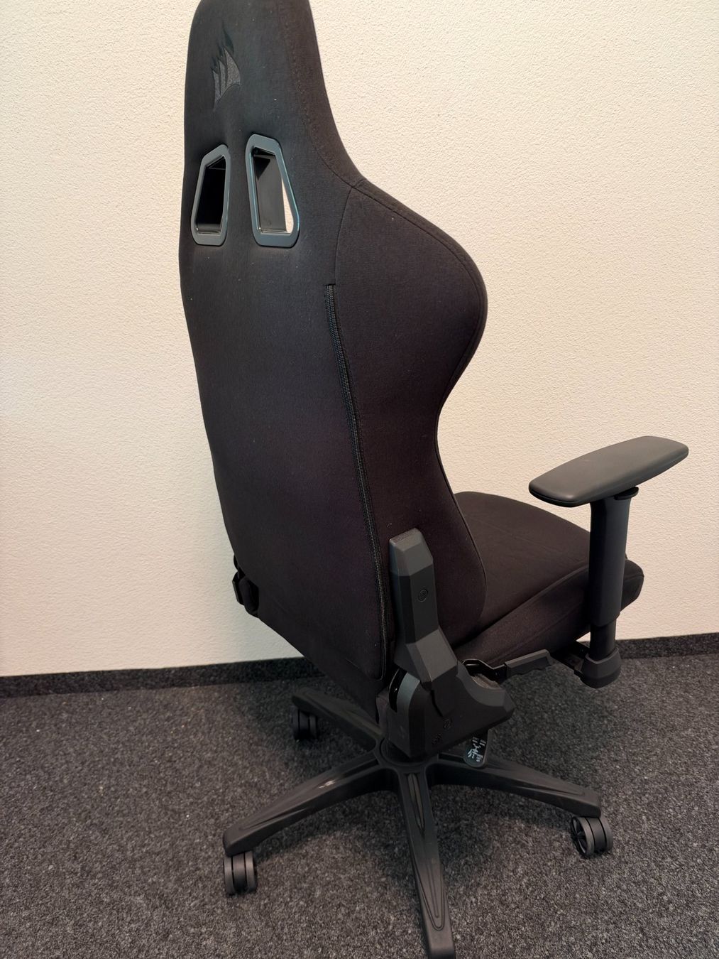 Corsair Stühle: Corsair TC100 Relaxed – Gebraucht aus Haag (Rheintal) von dan_mstvc 1