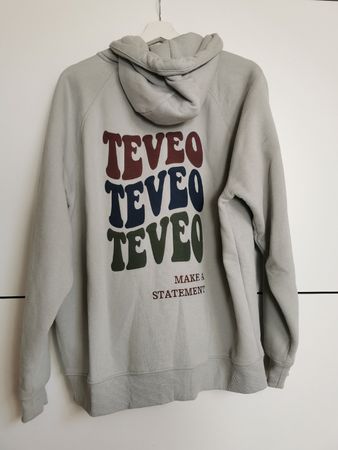 Teveo Kapuzenjacke grau mit Rueckendruck guter Zustand