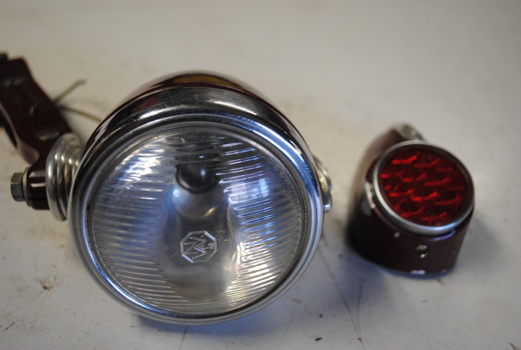 Pezzi di ricambio: Lampe Scheinwerfer Spezial Oldtimer Oldi Kunstwerk – Usato da Subingen venduto da Baergarage 5