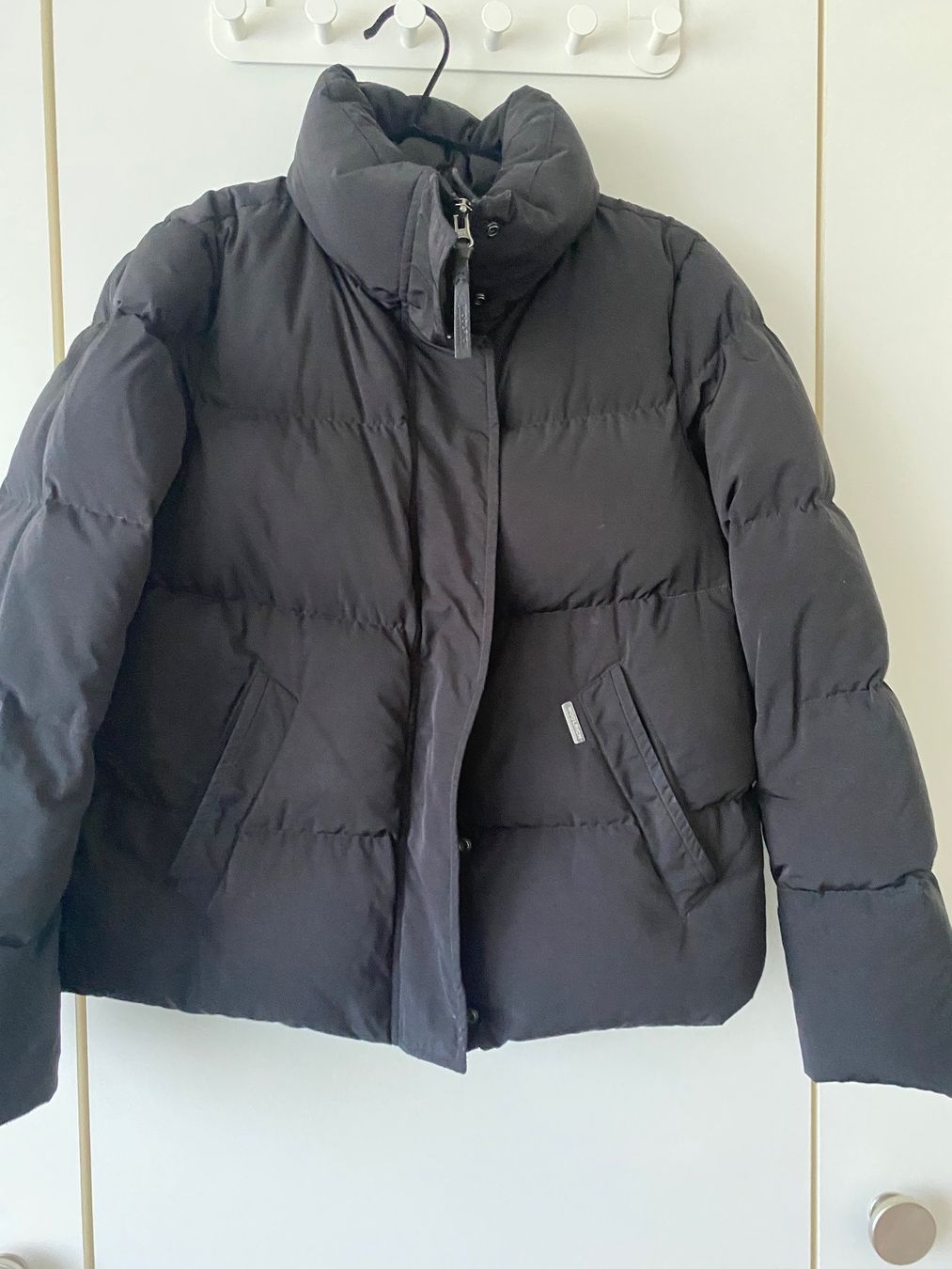 Woolrich Giacche: Schwarze Woolrich Daunenjacke – Usato da wallisellen venduto da Niccii