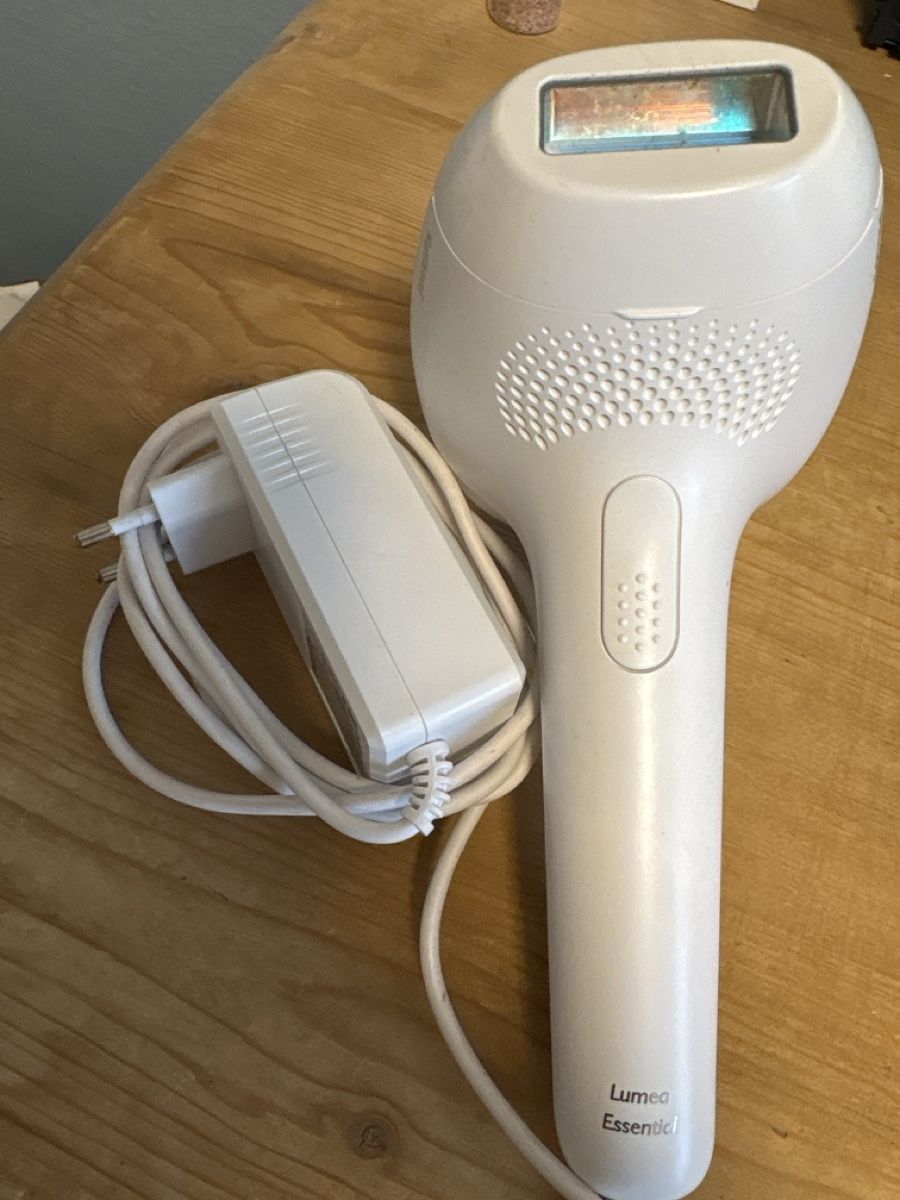 Philips Epilatori: Philips Lumea Essential – Usato da Wettingen venduto da costarica96 1