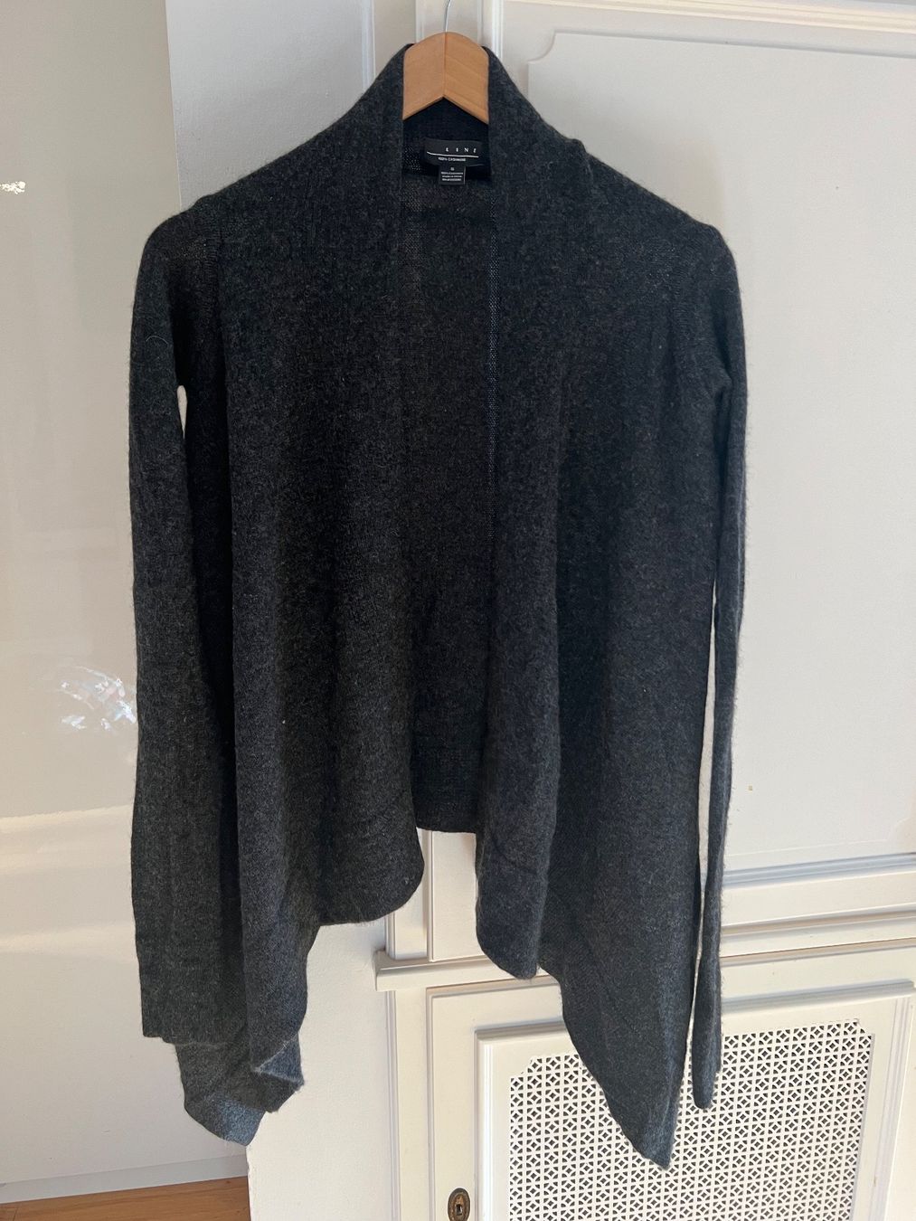 Pullover & Sweatshirts: Line Cashmere Pulli Pullover Cardigan Tunika – Gebraucht aus Ebmatingen von dartim