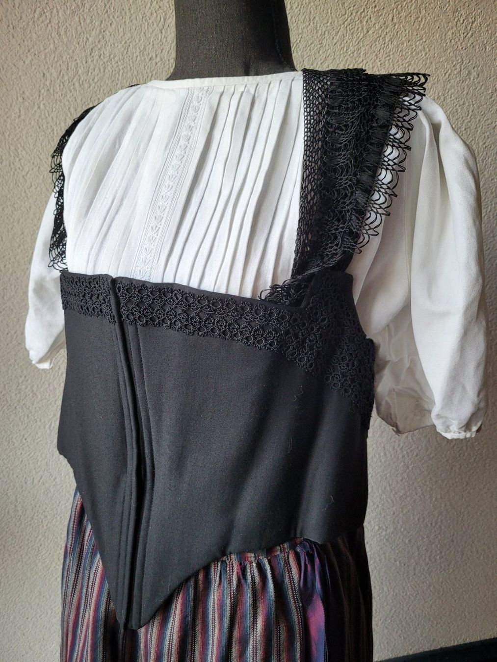 Kostüme: Gotthelftracht, Grösse ca. 40-42 – Gebraucht aus Unterseen von Silberflieder 2