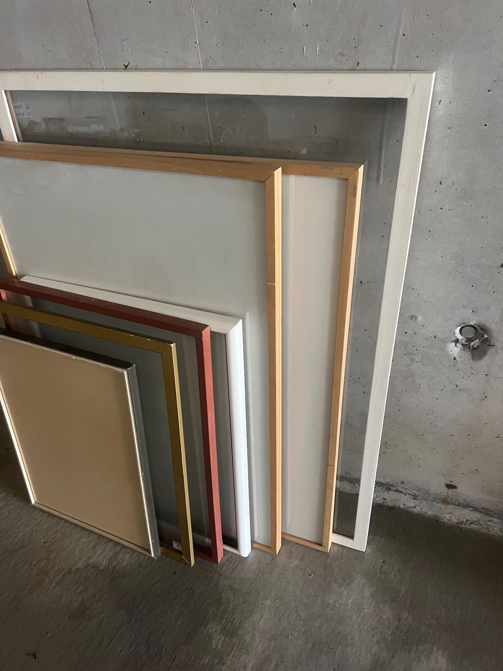 Cornici: 7 verschiedene Holz-Wechselrahmen mit Glas – Usato da Rain venduto da Pic-Ass
