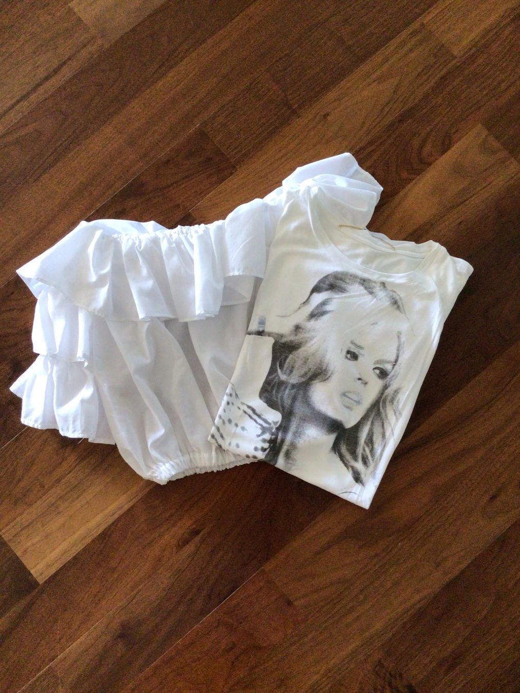 T-shirt: 2 =T-Shirt – Usato da Zürich venduto da ElarmariodeRuth