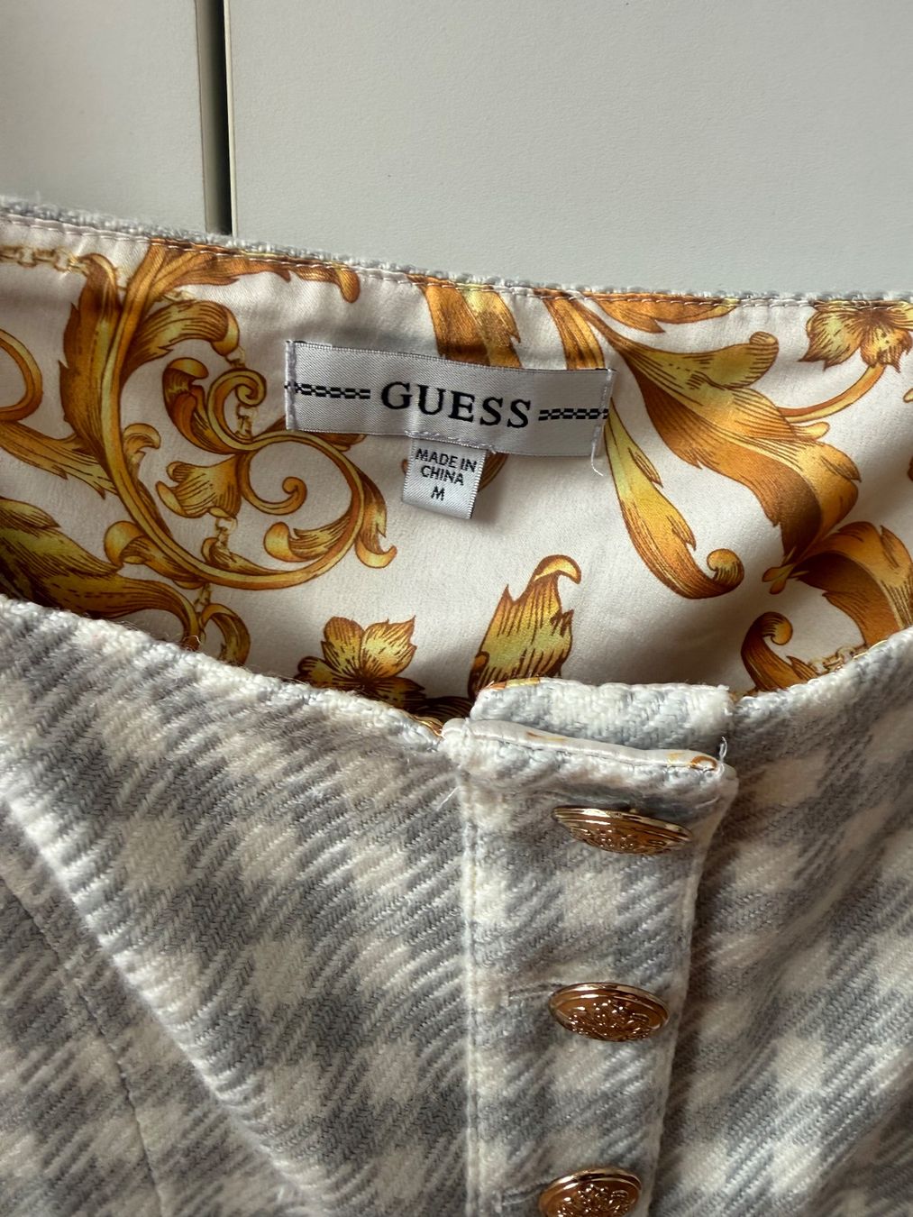 Guess Tops: GUESS Crop Top Weste – Neu (gemäss Beschreibung) aus Goldach von jil_vnd8 1