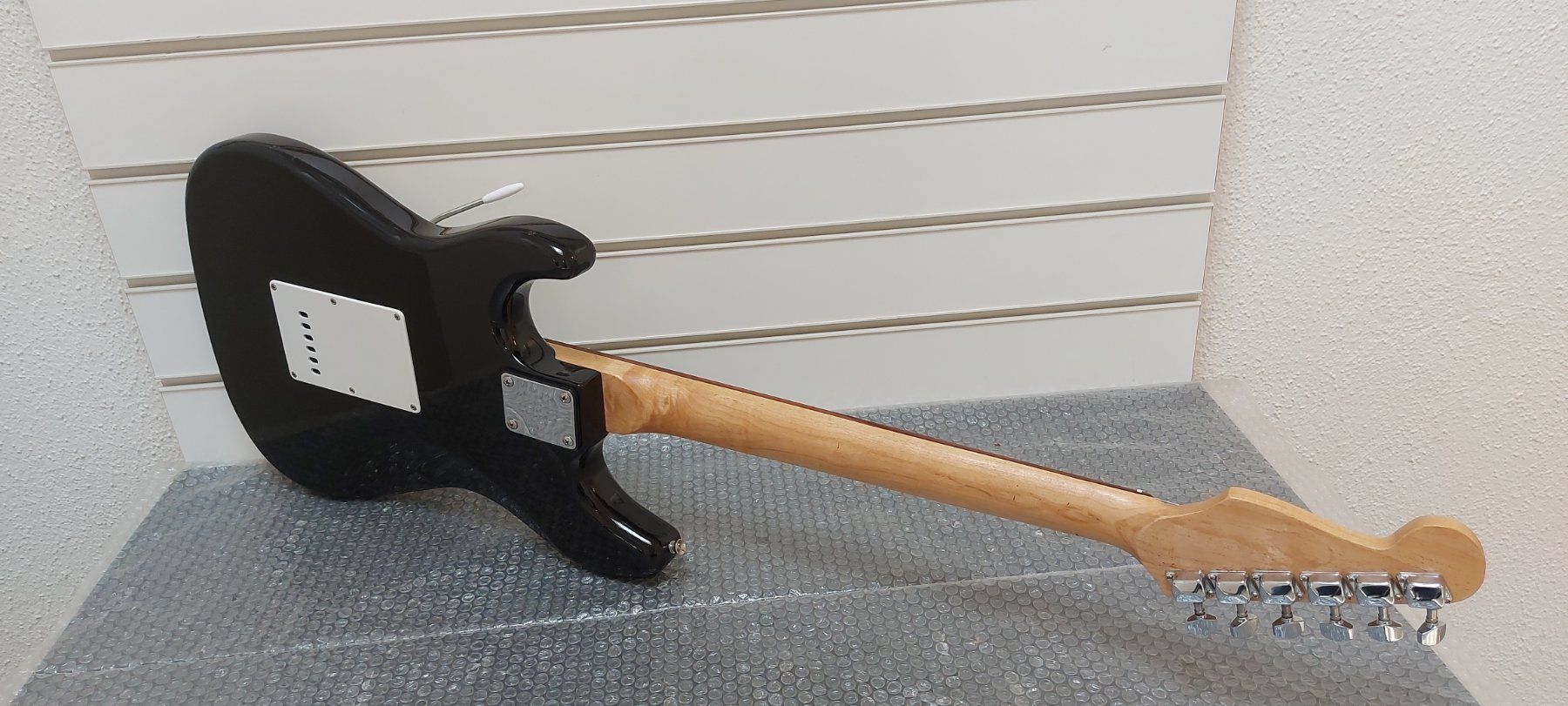 Strumenti musicali: E-Gitarre ,frisch ab service – Usato da Glattbrugg venduto da Swissmusik 2