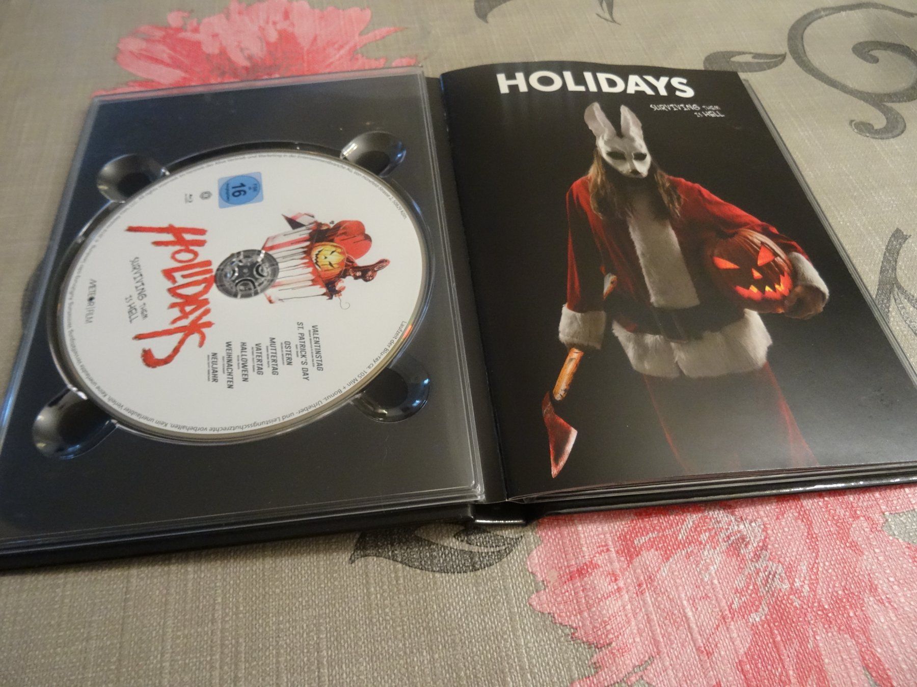 Alle DVDs: Holidays - Surviving Them Is Hell MEDIABOOK BLU-RAY – Gebraucht aus Olten von Disc-Verkauf 1